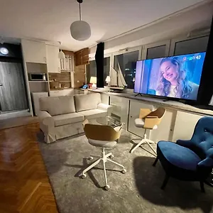 Apartament Super Grey 2 Metro Fast Wifi 65'tv Netflix Hbo Appletv+, Warszawa